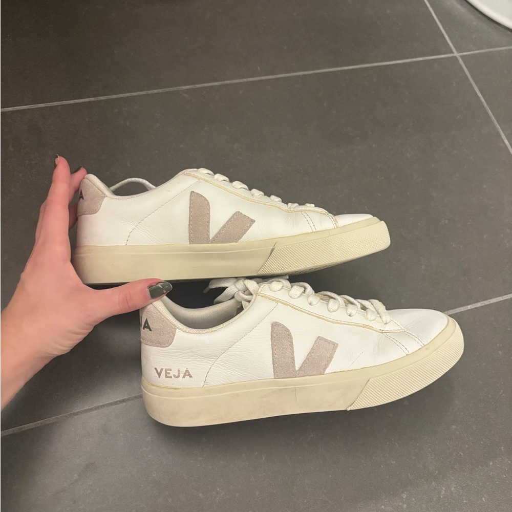 Veja Campo Sneakers - Picture 2 of 7
